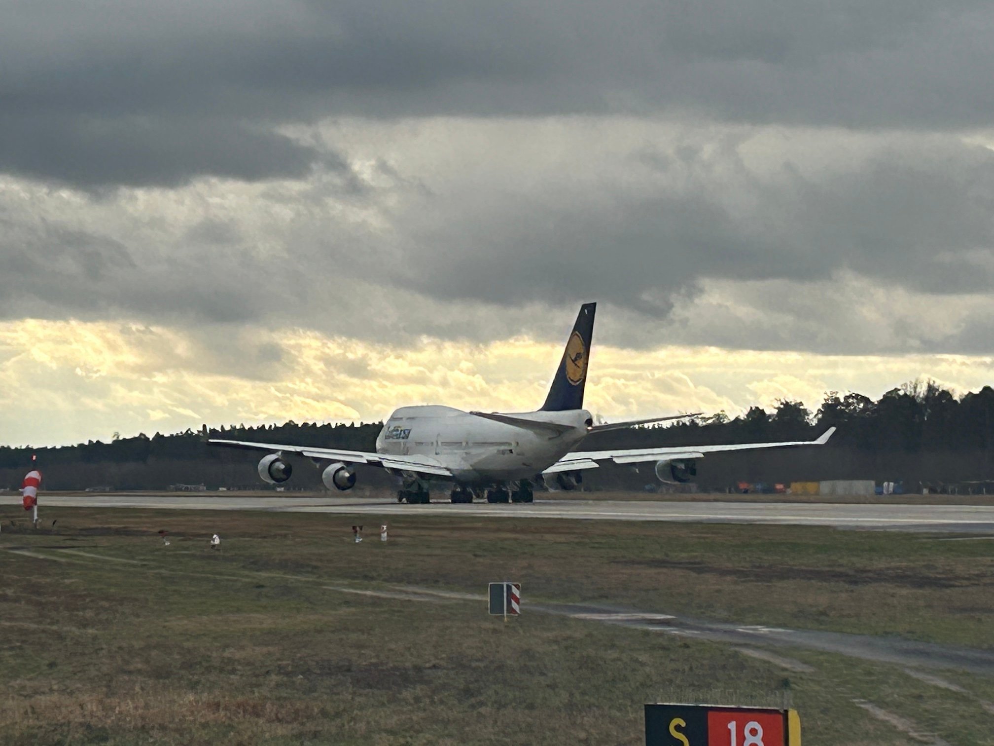 Lufthansa Boeing 747 taking-off